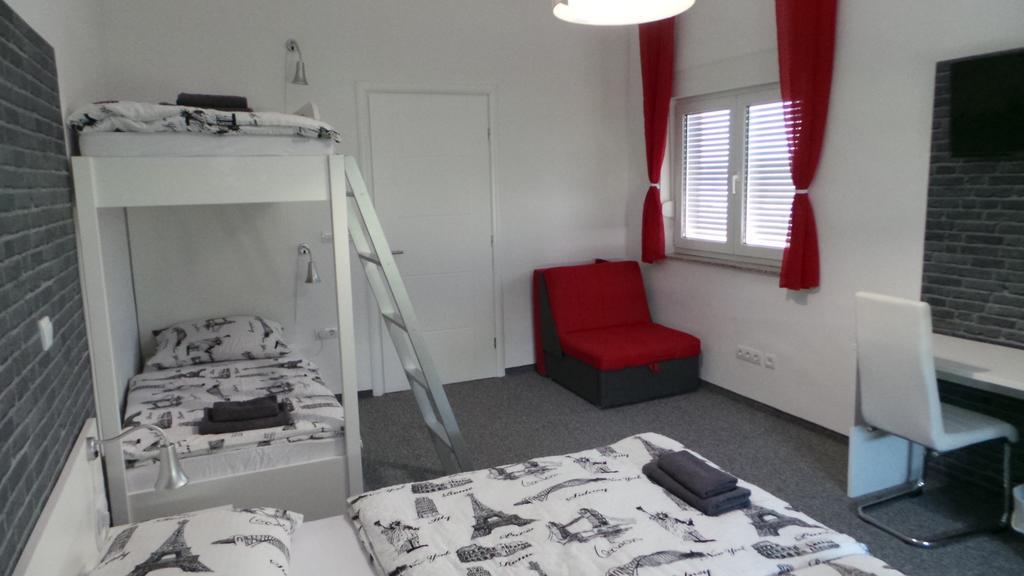 Hostel Levicki سلافونسكي برود الغرفة الصورة